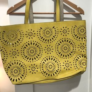 NWOT Yellow floral beach bag
